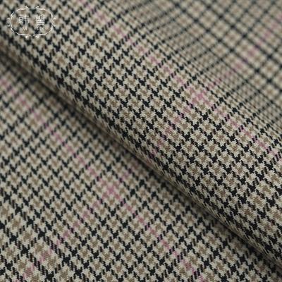 China Worsted Stain Viable Houndstooth Wool Blend Fabric 415g Men and Women Spring and Fall Suit Fashion Woolen Fabric for sale