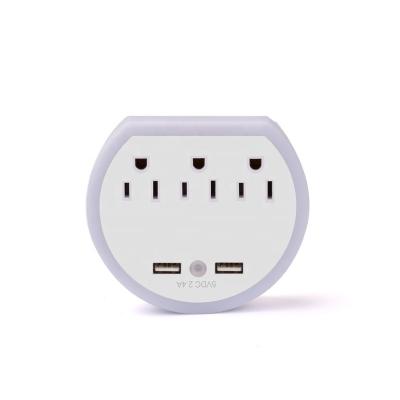 China Easy Installation US 3 Pin AC Outlets And 2 USB Ports Wall Power Outlet With Night Light for sale