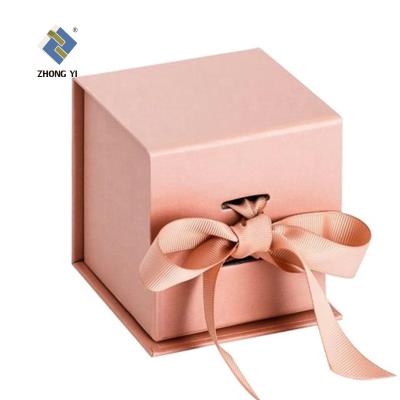 China Recyclable Wholesale Closing Foldable Paper Packaging Boxes Cardboard Flat Folding Magnetic Box With Ribborn / Insert for sale