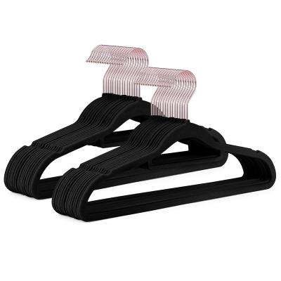 China Bathroom Black 0.6cm Velvet Hangers Rose Gold Metal Hook Clothing Hanger Velvet for sale