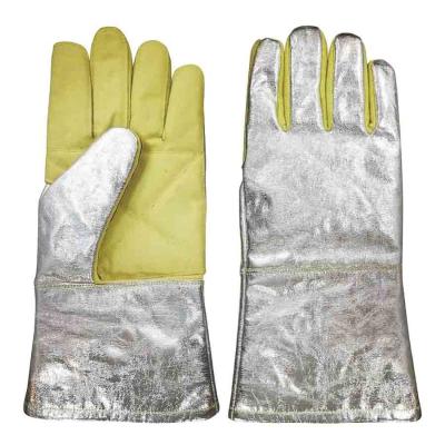 China Los guantes a prueba de calor del trabajo de la palma de 4 capas EN407 aluminizaron detrás y puño en venta