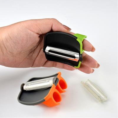 China Brand New Viable Home Instrument Finger Squash Cutter Multifunctional Fruit Knife Stainless Steel Fruit Peeler for sale