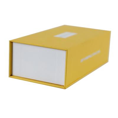 China Recycled Materials Multiple Functions Fashion Modern Simplicity White Cardboard Gift Boxes for sale