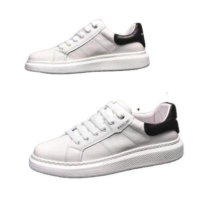 China Damping 2022 newest trend shoes business leather white banquet pulsing comfortable all-match sports casual shoes white for sale