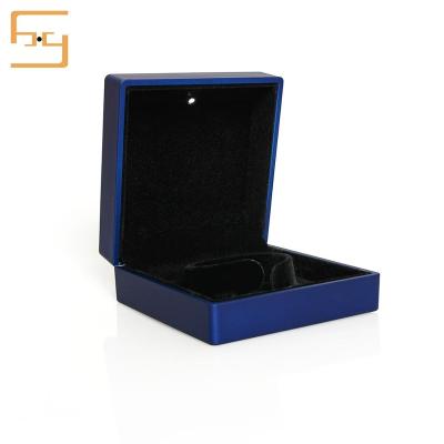 China 2019 Customs Disposable Logo Printed Luxury Jewelry Box Hinge, Wedding Ring Jewelry Box Velvet for sale