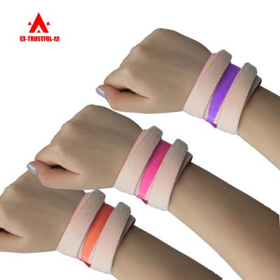 China Minimalistic Adjustable Breathable Badminton Basketball Wrist Support Wristband for sale