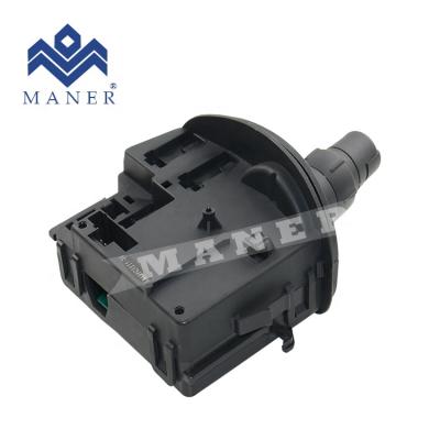 China For Renault High Quality Auto Parts Poland Combination Switch 7701060097 Wiper Steering Column Swtich For Renault 7701057096 for sale