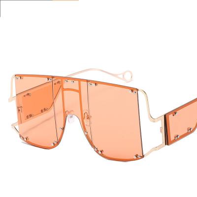 China Fashion Sunglasses 2021 Brand Designer Crystal Retro Oversized Rimless Square Sunglasses for sale