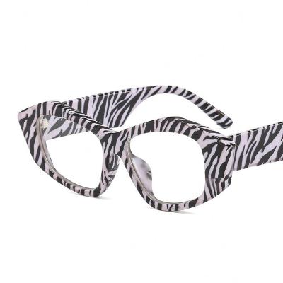 China New High Fashion Cat Eye Mingkang M324 Vintage Small Frame Black White Zebra Striped Sunglasses for sale