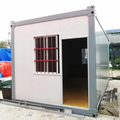 China Traditional Customized Easy Install Mobile Portable Prefab Container Homes Steel Structure Container Houses for sale