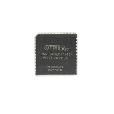 Китай EPM7064SLC44-10N CPLD IC MAX 7000S Семейство 1.25K Ворота 64 макроэлементы продается