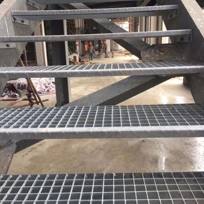 China Good corrosion resistance hot dipped galvanized lowes slip steel stair treads non grating for sale