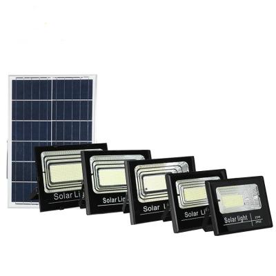 China Factory Hot Design Energy Saving New Waterproof 25w 40w 60w 100w 200w LED Aluminum Outdoor Remote Control Solar Flood Light for sale