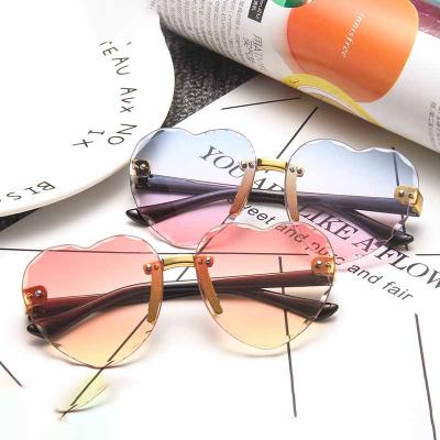 China Fashion Sunglasses Shape Heart Shape Newest Mommy And Me Halloween Wholesale Making Sunglasses 2021 Sets for sale