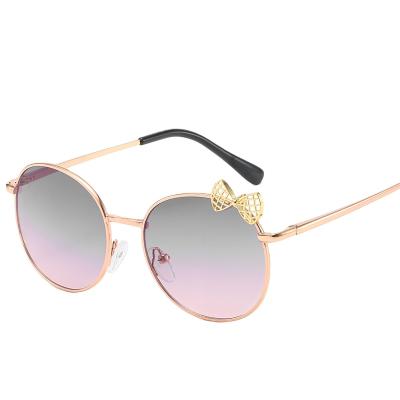 China Fashion sunglasses wholesale cute little girls pink sunglasses kids sunglasses 2021 stylish girls for sale