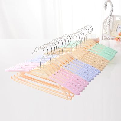 China Hot sale low price adjustable clothes and plastic coat hanger for sale