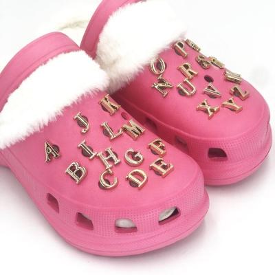 China Wholesale Custom Logo Gardener Sandals Women's Warm Host Fur Shoes Ladies Winter Clog Waterproof Furry Pink Shoe With Fur for sale