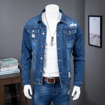 China Waterproof Men's Embroidery Patches Blue Denim Jacket Fashionable Beauty Long Sleeve Coat Outerwear for sale