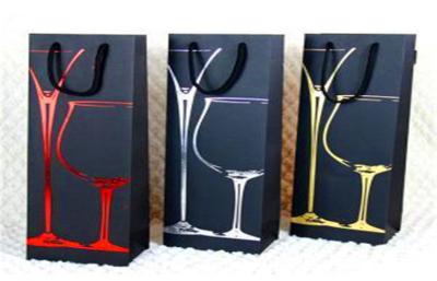 China Black Matt UV Varnishing Paper Wine Bags With PP , PE , Cotton Handle for sale