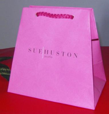 China Luxury 190gsm White Art Card Jewelry Carrier Paper Bags Pink For Promotion for sale