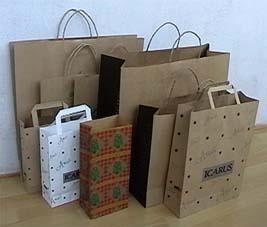 China Customized Glossy Lamination Kraft Paper Shopping Bags Printed For Packaging for sale