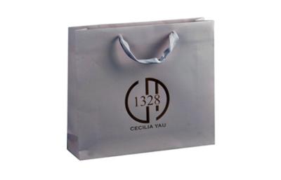 China Fashion Hot Stamping Paper Shopping Bags Gray Color For Daily Commodities , Toys for sale