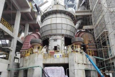 China 250ton por el molino de rodillo vertical de la hora para moler la materia prima en planta del cemento en venta