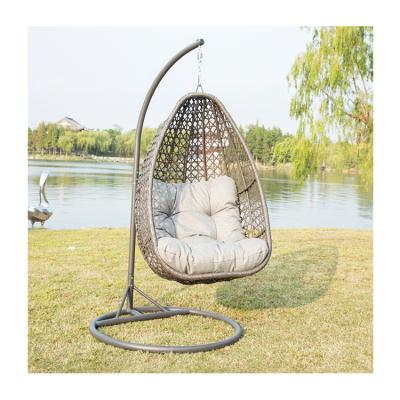 China Modern online store hot sale cheap outdoor hanging rattan egg chair leisure patio wicker swing chair for sale