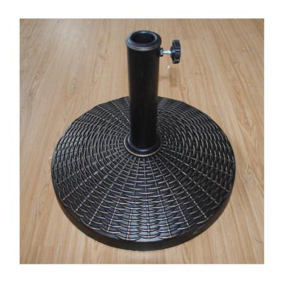 China 2021 Modern Most Popular Umbrella Resin Sunshade Base Rattan Round Patio Umbrella Water Filled Base for sale