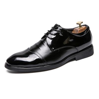 China Fashion Trend Vegan Leather Upper Lace Low Up Style Around Toe Fashion Slouchy Patent Oxfords For Men for sale