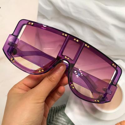 China Fashion sunglasses 2022 brand new vintage fashion candy color shield one piece sunglasses for women men for sale