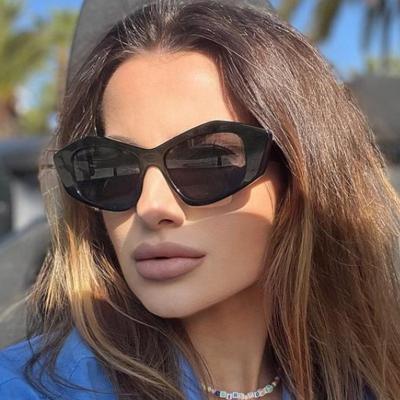 China Irregular Black Glass Frame Sun Glass Ladies Eyewear Luxury Brand Women Cat Eye Sunglasses Vintage Polygon Cat Small UV400 for sale