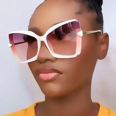 China Oversized Arrow Cat Eye Sunglasses For Women New Fashion Sun Glasses Brand Printing Alloy Sun Glasses Female Big Vintage Shades for sale