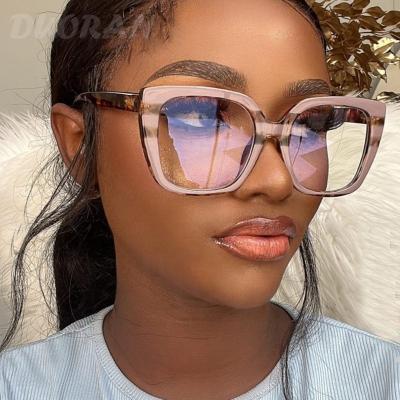 China Cat Eye 2022 New Fashion Vintage Cat Eye Eyewear Glasses Light Anti-blue Light Glasses Square Oversized Patchwork Women's Eyewear for sale