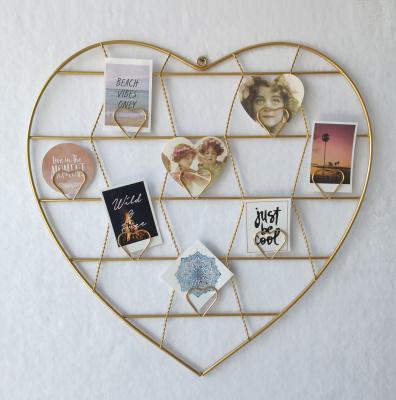 China Stylish Heart Shaped Metal Wire Wall Clip Heart Shaped Picture Perfect View For Office Organization for sale