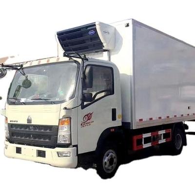 China Sinotruck howo 4x2 small cargo truck new style 4 wheels refrigerated food truck for sale ZZ1047D3414C145 for sale