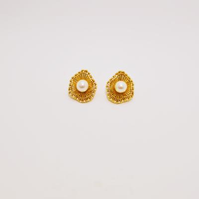 China New Design Fashionable Wholesale Hot Selling Vintage Cavity Irregular Fashionable Irregular Gold Plated Stud Earring for sale