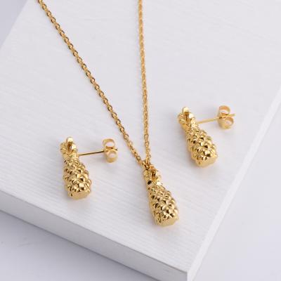 China FASHIONABLE FRIEND Wholesale Gold Plated Costume Pineapple Necklace And Earring Jewelry Set For Women for sale