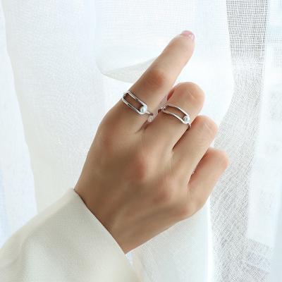 China New Design High Quality Personality New Design 18k Gold Plating Stainless Steel Titanium Pearl Paperclip Rings for sale