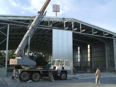 China Aço reto Pre-projetado anunciado da coluna dos hangares de aço dos aviões à venda