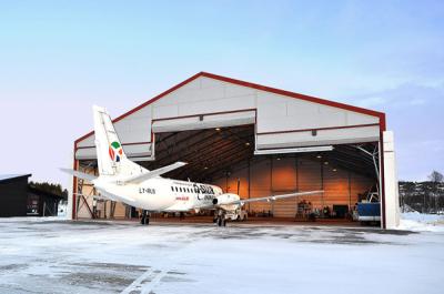 China Clearspan-Rolle-oben Tür-Stahlflugzeug-Hangars Vor-ausgeführt mit Stahlbindern zu verkaufen