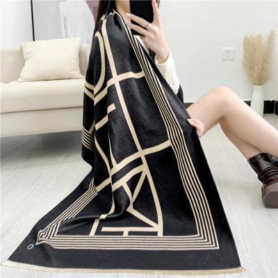 China Wholesale 2022 Wholesale Winter Cashmere Shawls Fashion Black Warm Neck Cashmere Women's Warmer Women's Scarf for sale