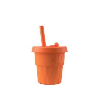 China Sustainable New Silicone Children's Drinking Straw Drop-proof Children's Water Cup for sale