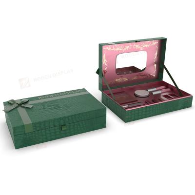 China Recycled Materials Fashion Skin Care Product Cardboard Gift Box Cosmetic Set Packaging Box for sale