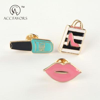 China Hot selling custom made style alloy metal brooch of the latest design beautiful dress decoration brooch for clothes bags decoration use. for sale