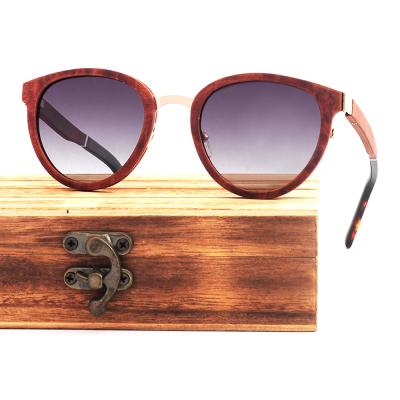 China Handmade Veneer Wood Frames Stock Sunglasses Own Logo Brands Men Women Style Wooden Sunglasses New for sale