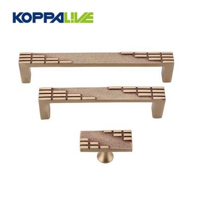 China Modern Solid Brass Furniture Hardware Pull Handle Modern Decorative Sideboard Cupboard Drawer Handles for sale