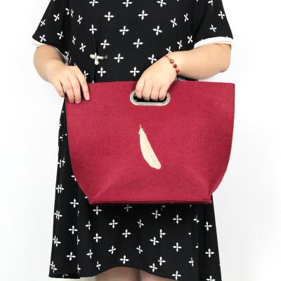 China Other Printing Anchor Handbag Wholesale Nonwovens Large Felt Handbag Nonwovens Ladies Summer Straw Bag Metal Handle for sale