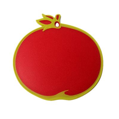 China Sustainable Hot Selling Fruit Vegetable Food Safe Plastic Cutting Board for sale