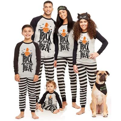 China Rose Fashion Wholesale Family Waterproof Black Sleepwear Set Halloween Matching Clothes Autumn Winter Pajamas Set for sale